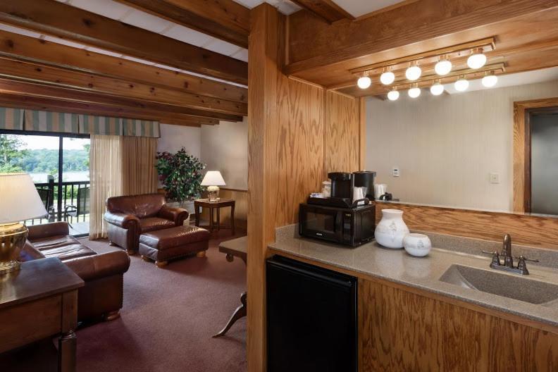 College Corner Hueston Woods Lodge And Conference Center מראה חיצוני תמונה